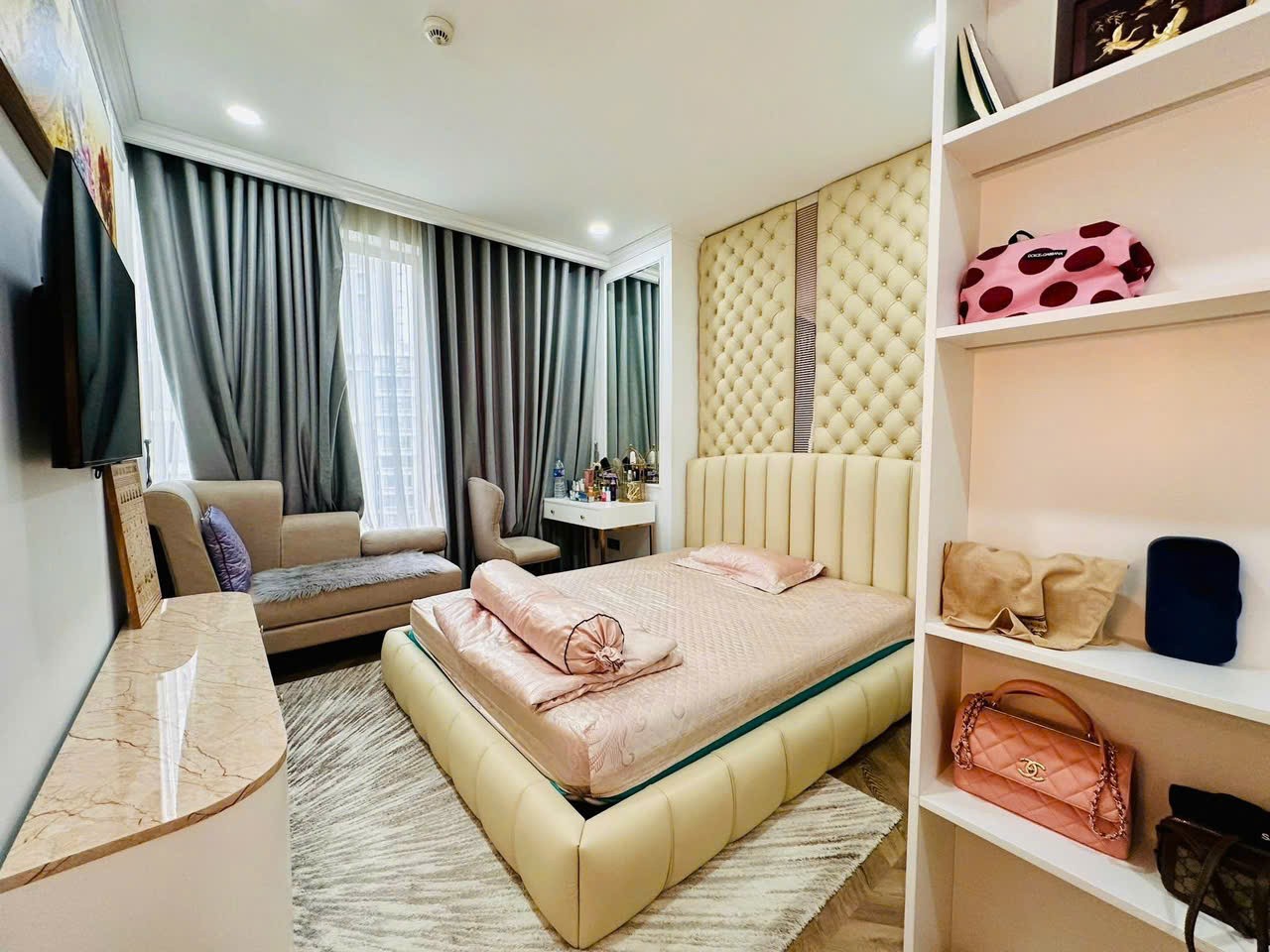 Bán Căn Hộ Tầng 7 M8 Midtown Phú Mỹ Hưng Q7